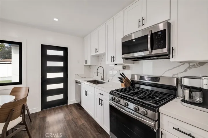 6037 Candlewood Street, Lakewood, California 90713