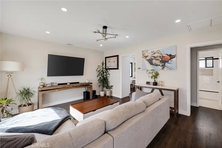 6037 Candlewood Street, Lakewood, California 90713