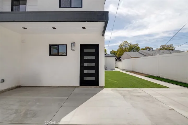 6037 Candlewood Street, Lakewood, California 90713