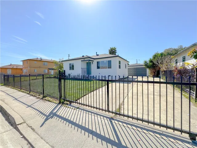 110 W Johnson Street, Compton, California 90220