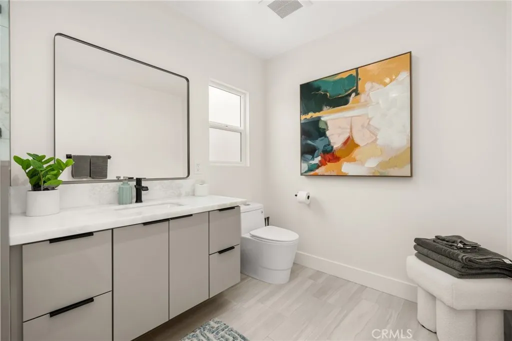 3876 Edgehill Drive, Los Angeles, California 90008 home-pic-7