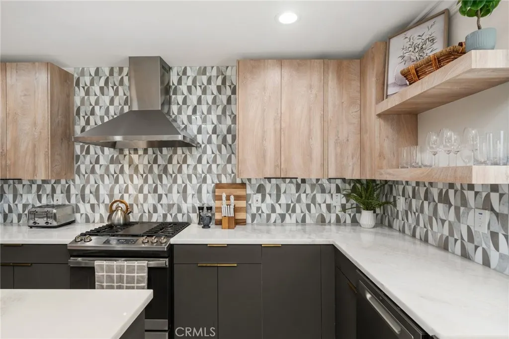 3876 Edgehill Drive, Los Angeles, California 90008 home-pic-5