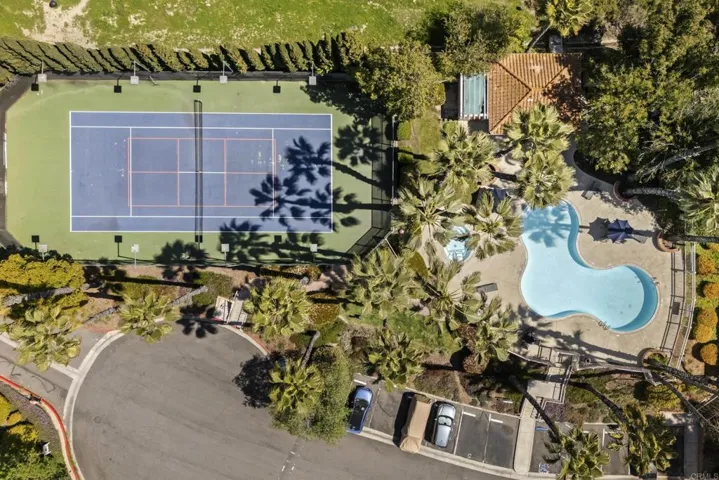 RESORT LIKE LIVING CLOSE TO AMMENITIES