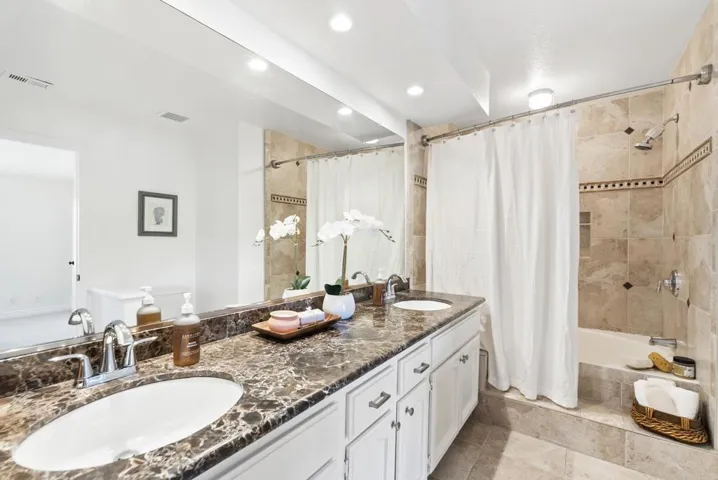 7768 Caminito Monarca 110, Carlsbad, California 92009