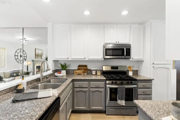 7768 Caminito Monarca 110, Carlsbad, California 92009