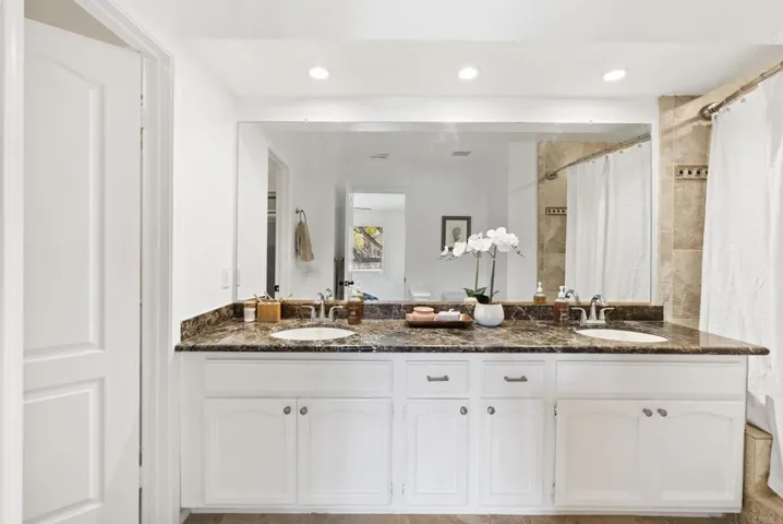 7768 Caminito Monarca 110, Carlsbad, California 92009