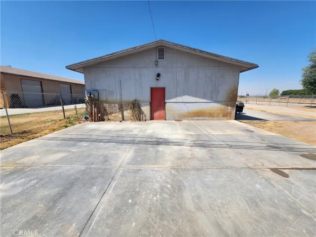 RV, additional parking, shop pedestrian door