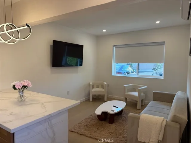 Adu: Enterance