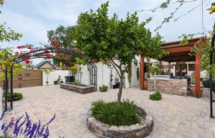 1202 S Ross Street, Santa Ana, California 92707