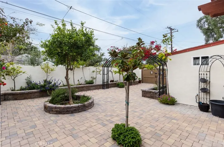 1202 S Ross Street, Santa Ana, California 92707