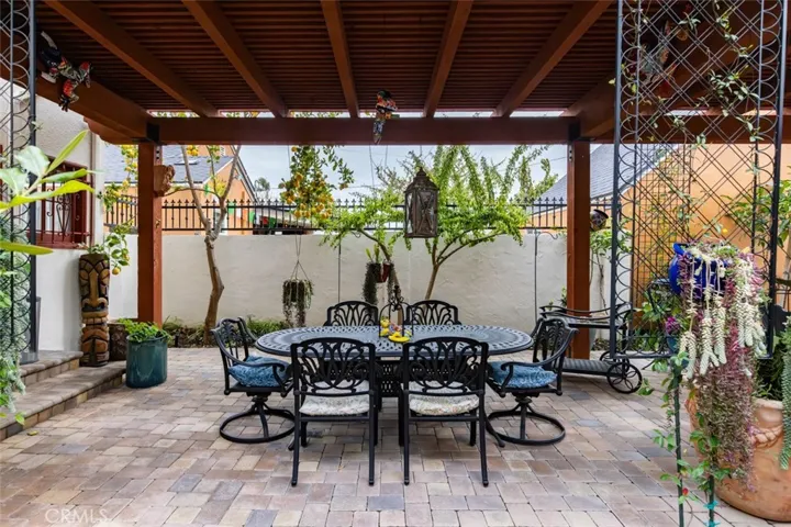 1202 S Ross Street, Santa Ana, California 92707