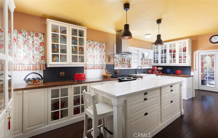 1202 S Ross Street, Santa Ana, California 92707