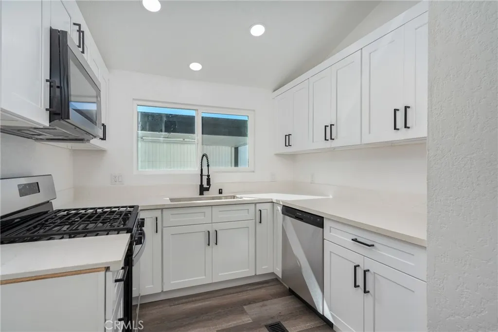 1725 Home, Pomona, California 91768 home-pic-13