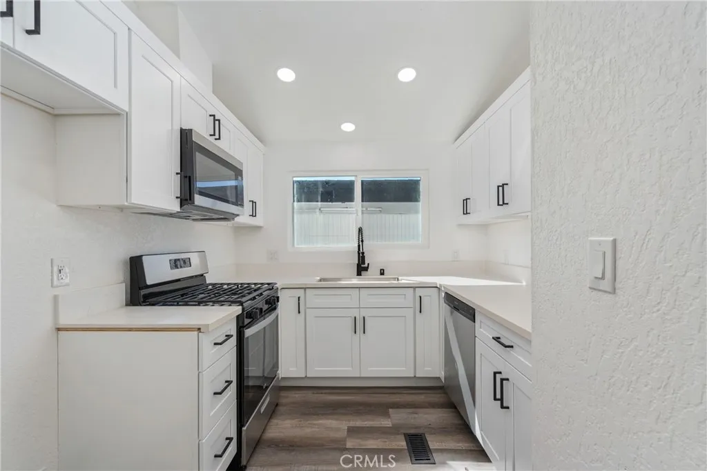 1725 Home, Pomona, California 91768 home-pic-12