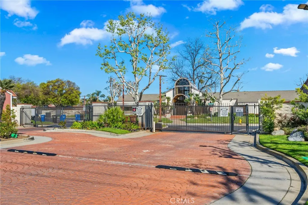 1725 Home, Pomona, California 91768 home-pic-25