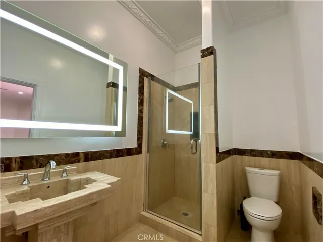11019 Rives Avenue, Downey, California 90241
