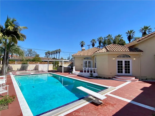 11019 Rives Avenue, Downey, California 90241