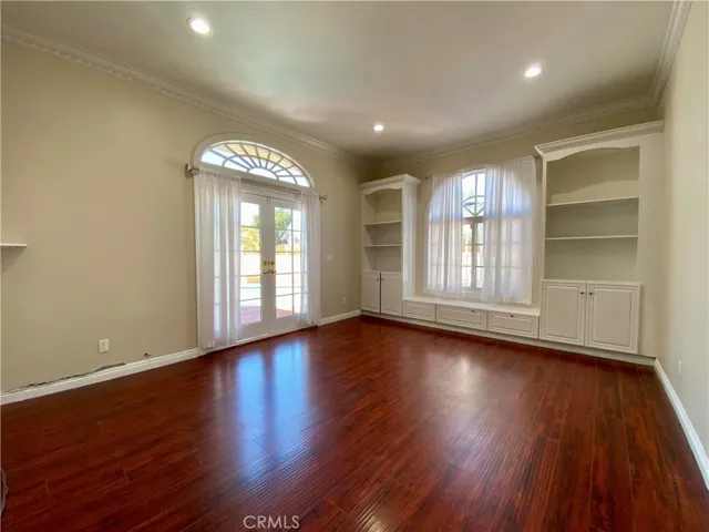 11019 Rives Avenue, Downey, California 90241