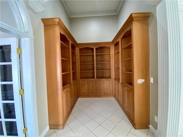 11019 Rives Avenue, Downey, California 90241
