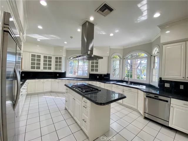 11019 Rives Avenue, Downey, California 90241