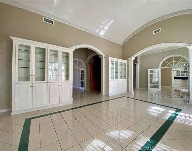 11019 Rives Avenue, Downey, California 90241