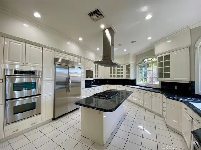 11019 Rives Avenue, Downey, California 90241