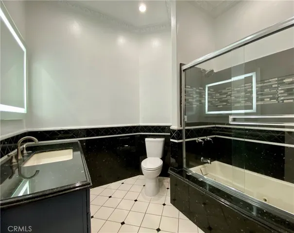 11019 Rives Avenue, Downey, California 90241