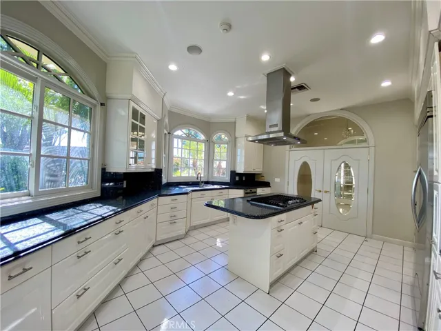 11019 Rives Avenue, Downey, California 90241
