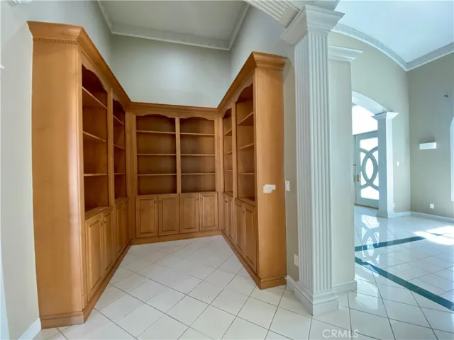 11019 Rives Avenue, Downey, California 90241