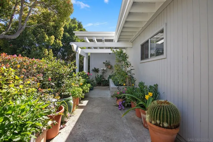 2223 Caminito Preciosa Sur, La Jolla, California 92037