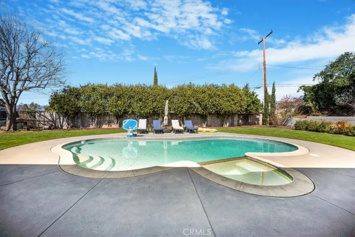 643 Alta Loma Drive, Redlands, California 92373