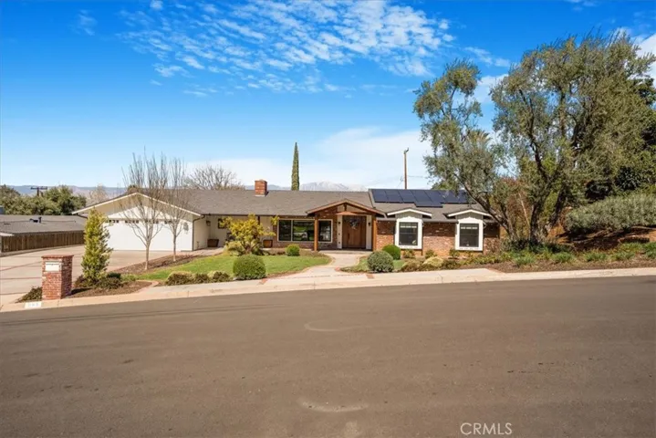 643 Alta Loma Drive, Redlands, California 92373