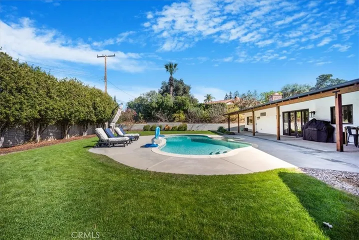 643 Alta Loma Drive, Redlands, California 92373