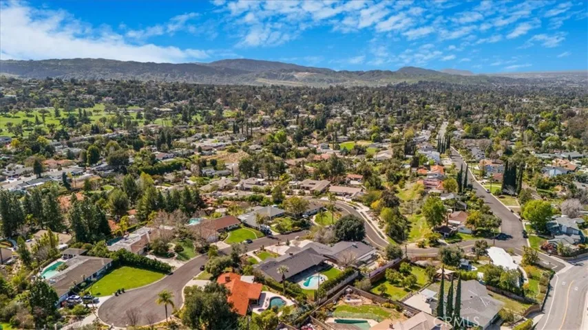 643 Alta Loma Drive, Redlands, California 92373