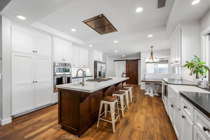 643 Alta Loma Drive, Redlands, California 92373
