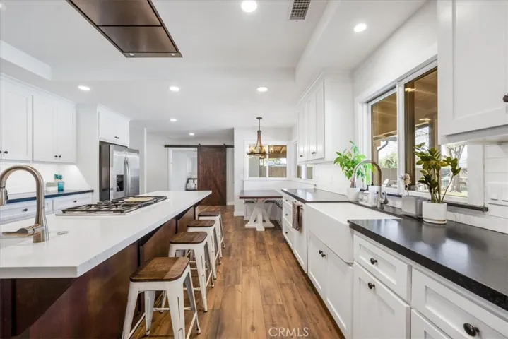 643 Alta Loma Drive, Redlands, California 92373