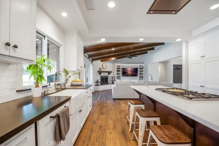 643 Alta Loma Drive, Redlands, California 92373