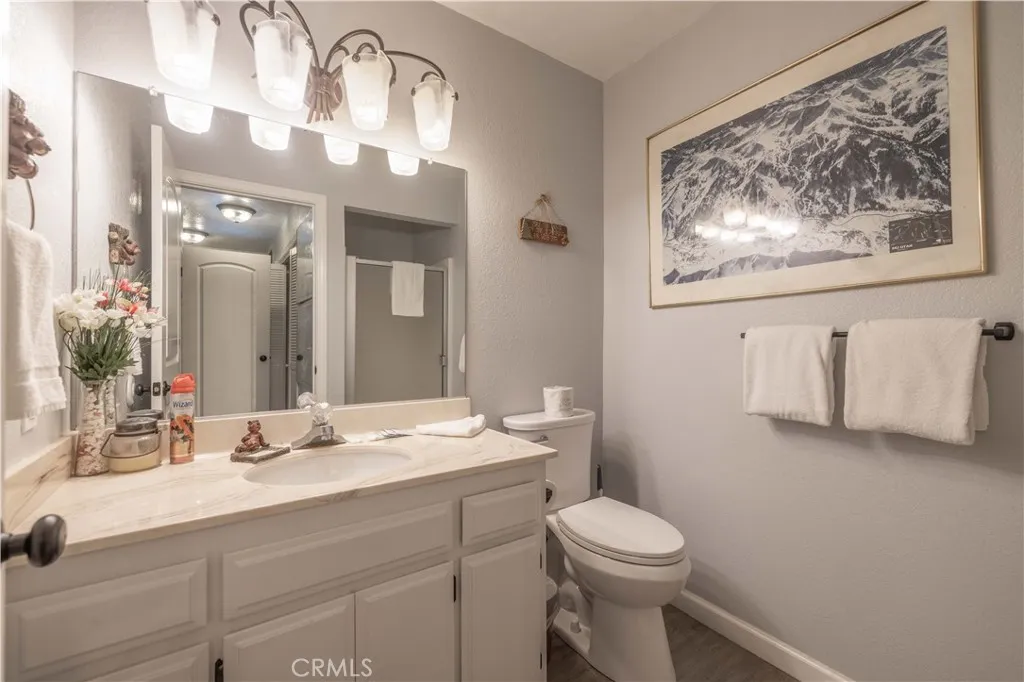 723 Summit Boulevard, Big Bear Lake, California 92315 home-pic-12