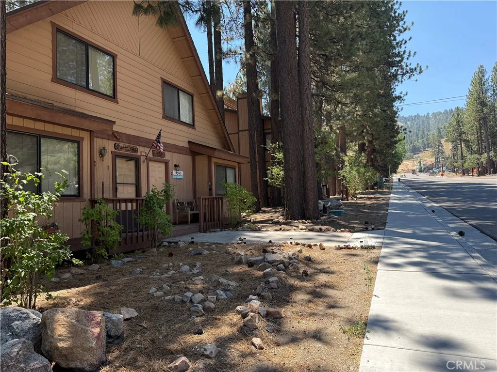 723 Summit Boulevard, Big Bear Lake, California 92315 home-pic-0