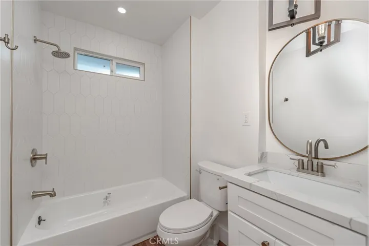 515 W 70th Street, Los Angeles, California 90044