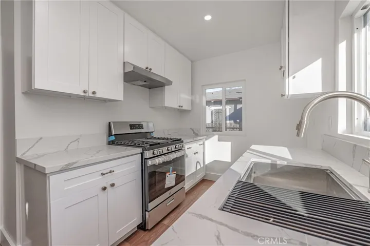 515 W 70th Street, Los Angeles, California 90044