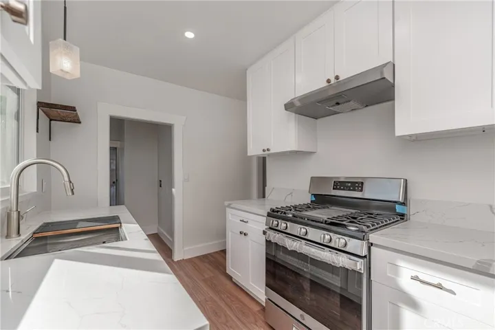515 W 70th Street, Los Angeles, California 90044