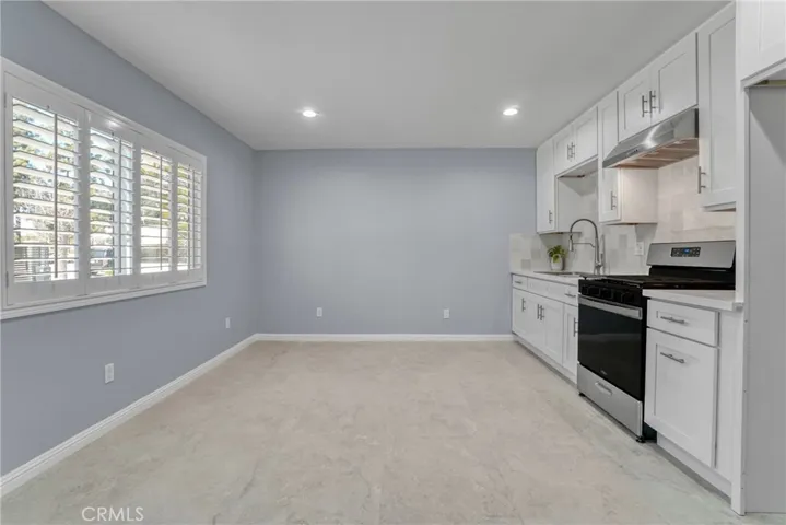 9410 Zelzah Avenue, Northridge, California 91325