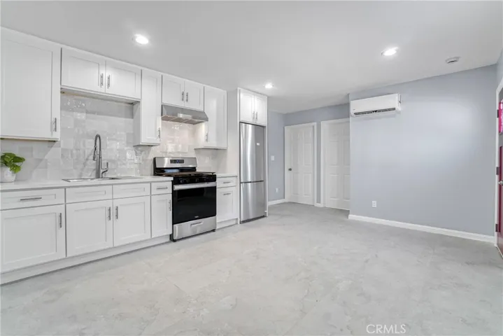 9410 Zelzah Avenue, Northridge, California 91325