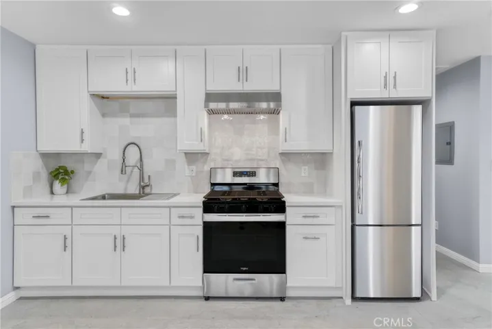 9410 Zelzah Avenue, Northridge, California 91325