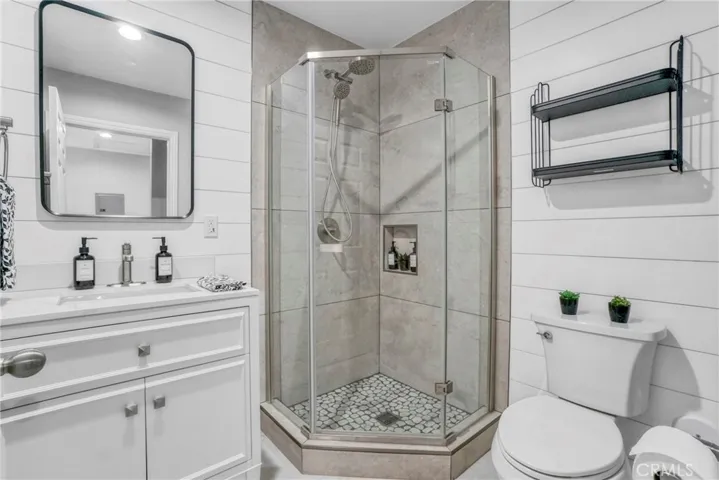 9410 Zelzah Avenue, Northridge, California 91325