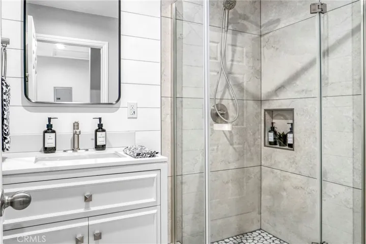 9410 Zelzah Avenue, Northridge, California 91325