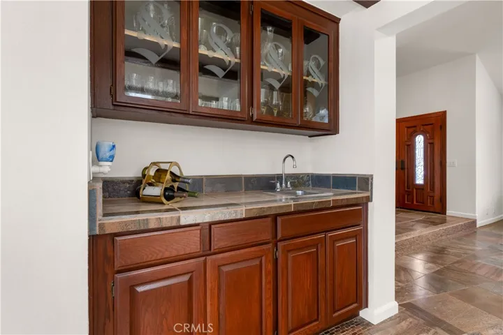 Dinning room wet bar