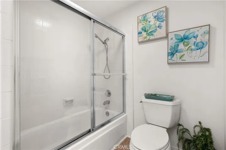 Upstairs Tub/Shower