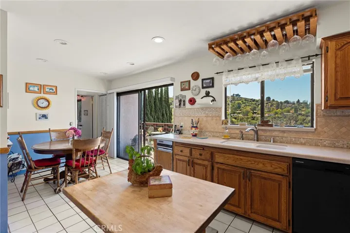 Kitchen and Breakfast Nook